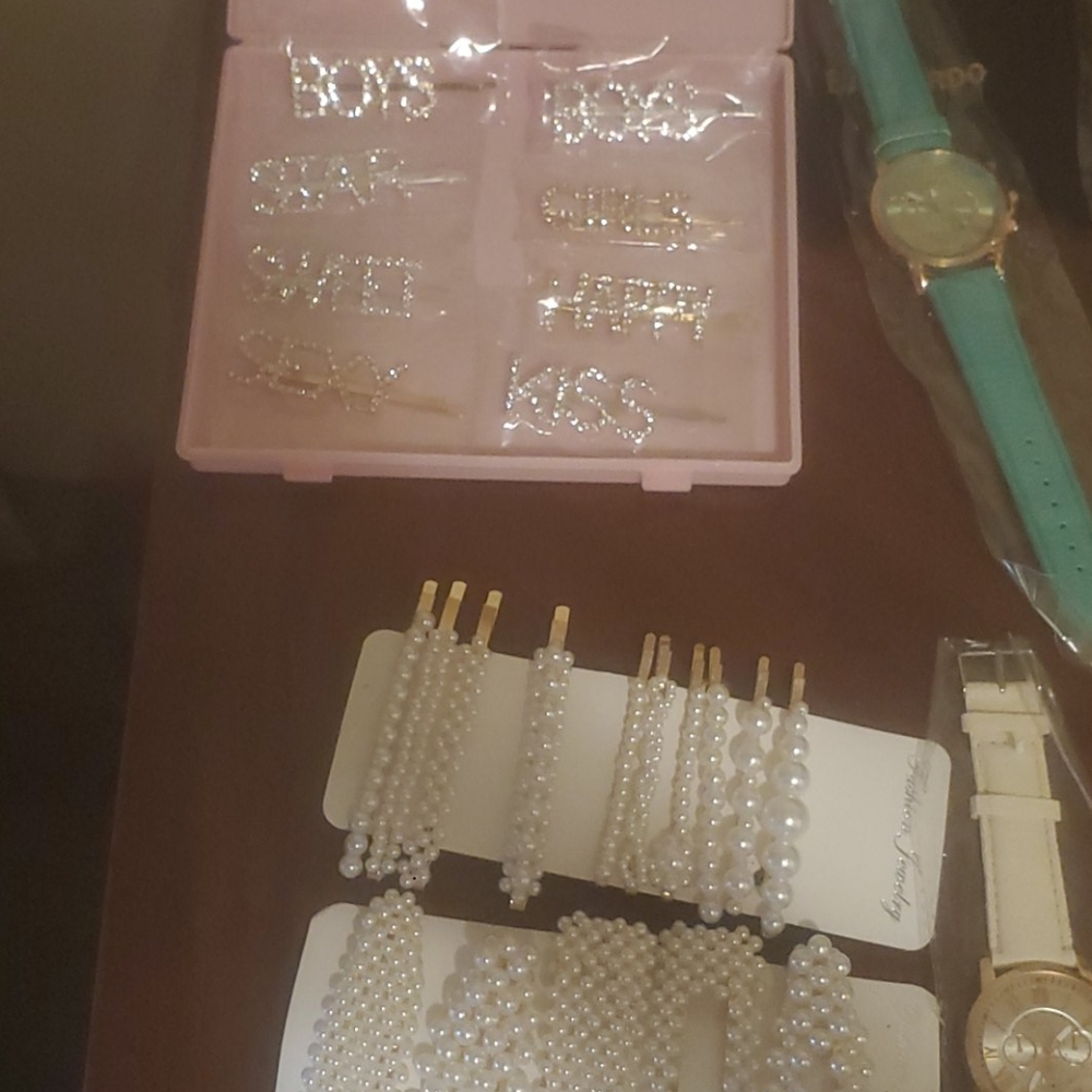 Accessories - Picture 4 of 4